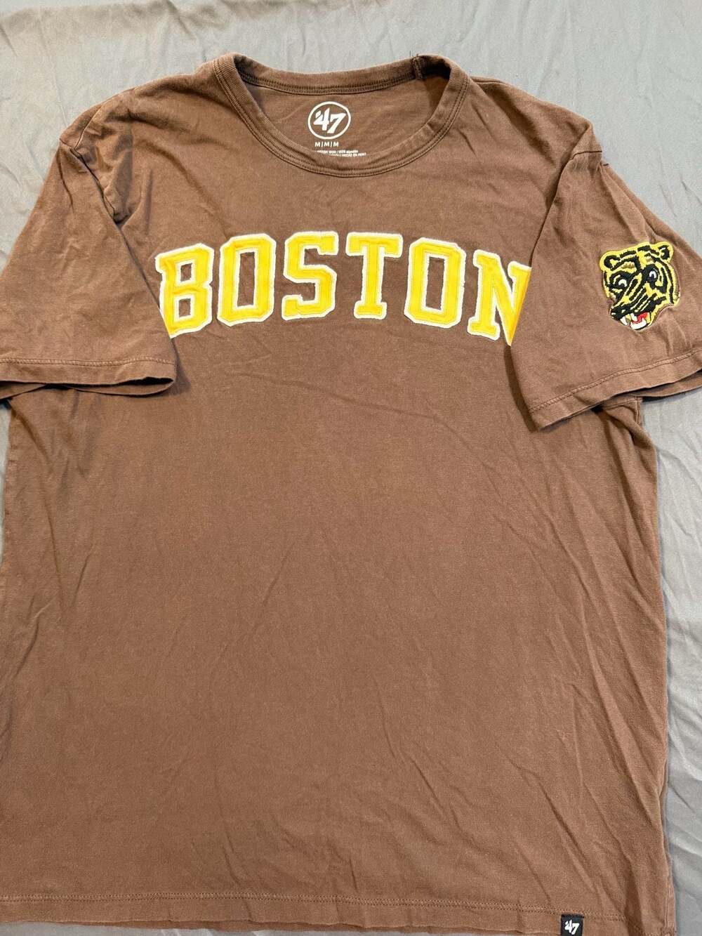 Boston Bruins 47 Brand Vintage Hockey T Shirt Mens M Brown Felt Logo NHL
